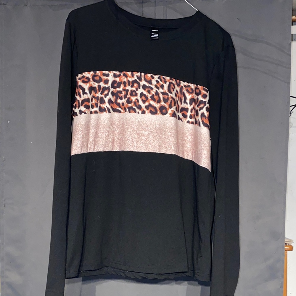 Black Long-Sleeve Top with Leopard & Rose Gold Band